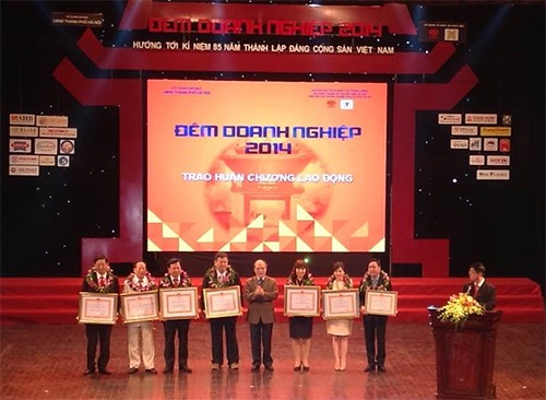 Hanoi SMEs awarded certificates of merit 